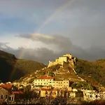 Il Pozzo E Il Melograno