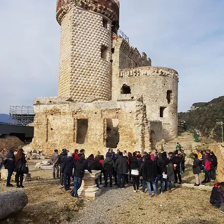 Il Pozzo E Il Melograno 3*