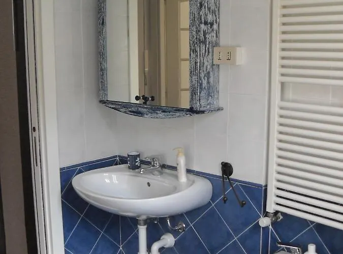 Il Pozzo E Il Melograno Finale Ligure