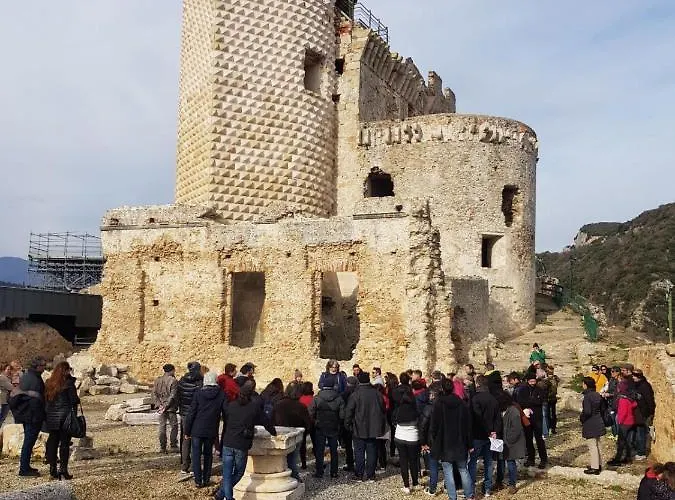 Il Pozzo E Il Melograno 3*